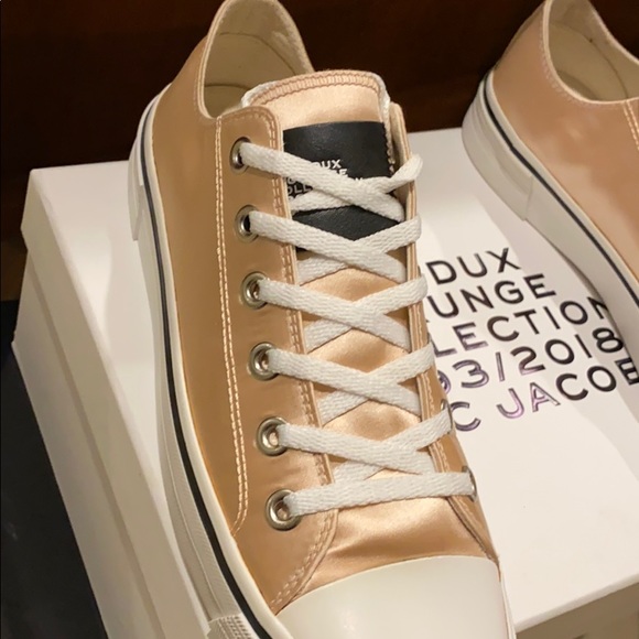 NIB Auth Marc Jacobs Low Top Sneaker - Picture 9 of 16